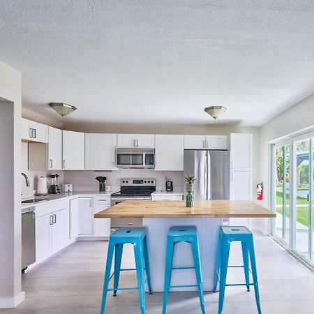 Grand 2 Bedroom On The Intracoastal Riviera Beach Exterior foto