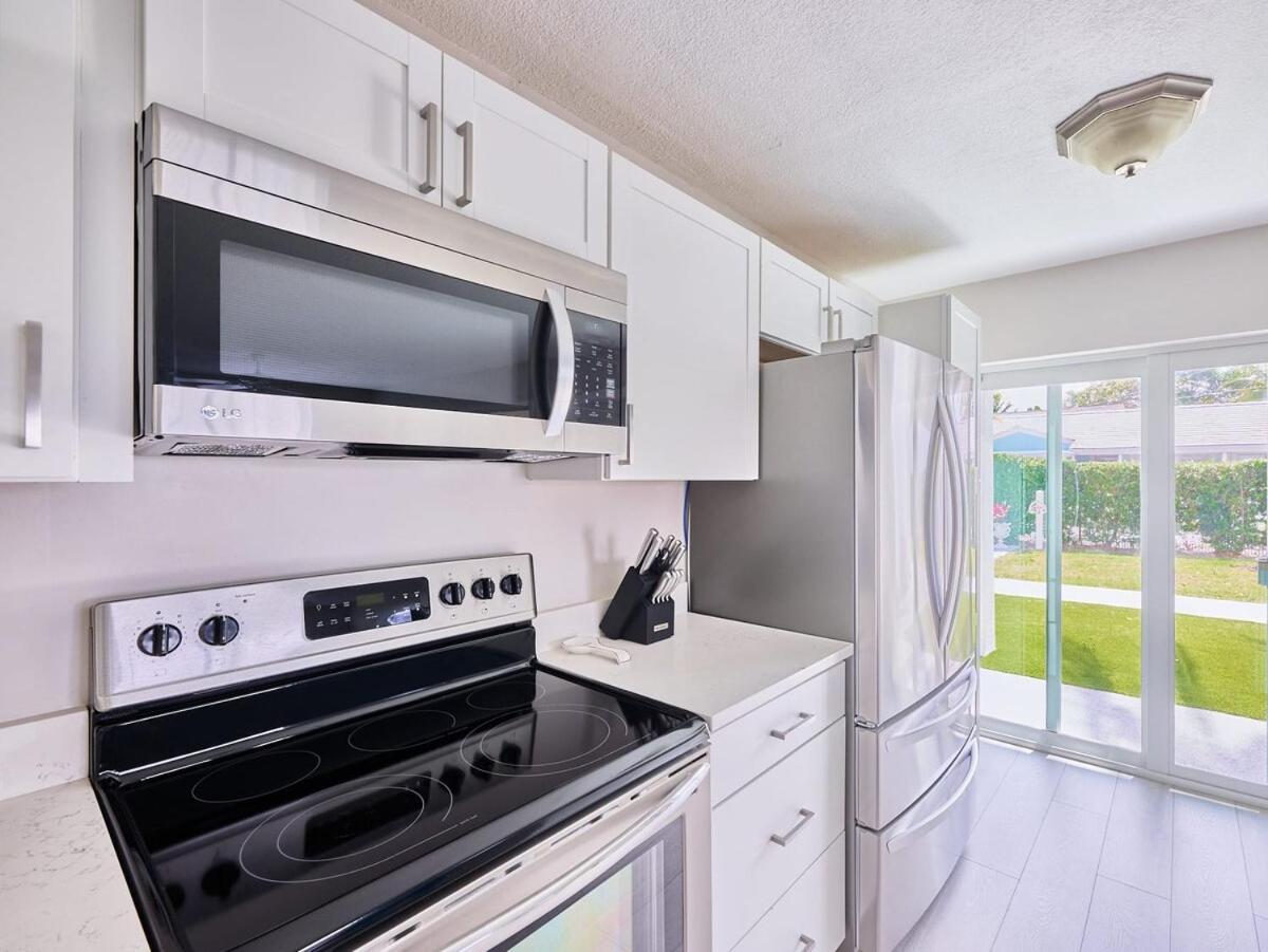 Grand 2 Bedroom On The Intracoastal Riviera Beach Exterior foto