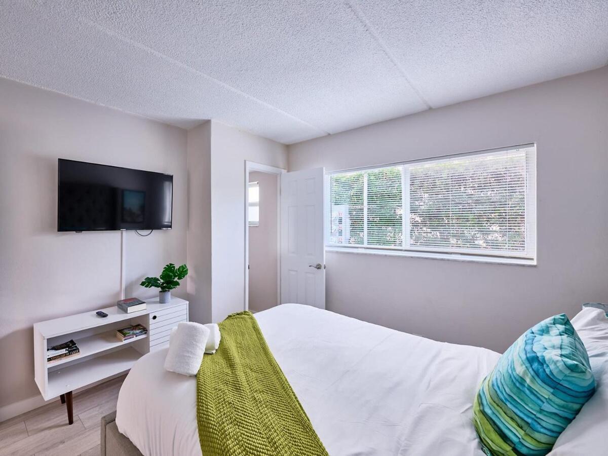 Grand 2 Bedroom On The Intracoastal Riviera Beach Exterior foto